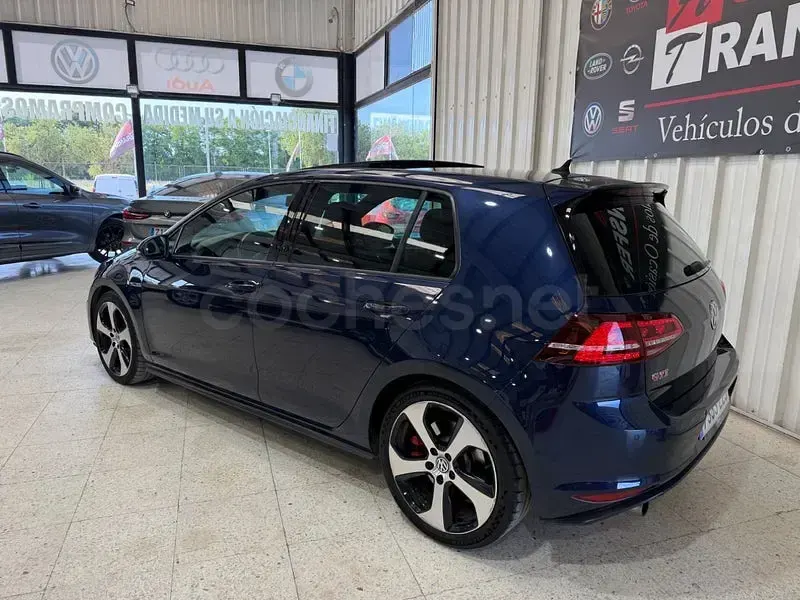 Usado VW Golf VII GTI 230 CV (169 kW) 2015 Azul Berlina