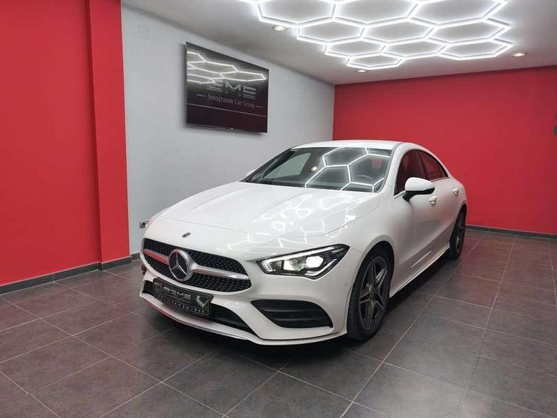 Blanco Usado 2023 Mercedes CLA180 Berlina | 28.500 € (Buen precio) - Imagen 1/4