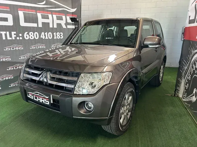 Usado Mitsubishi Montero Motion 200 CV (147 kW) 2010 Marrón SUV