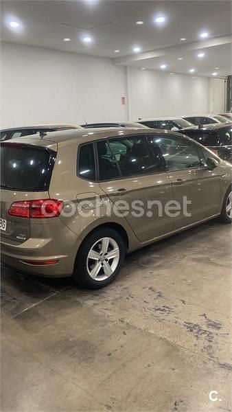 Usado VW Golf Sportsvan Advance 125 CV (91 kW) 2017 Beige Monovolumen
