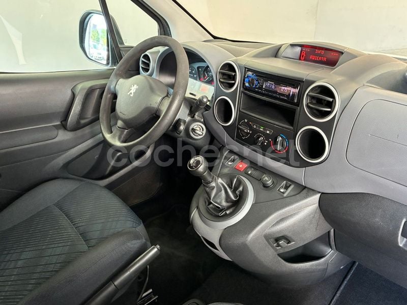 Usado Peugeot Partner Tepee 75 CV (55 kW) 2010 Blanco Monovolumen