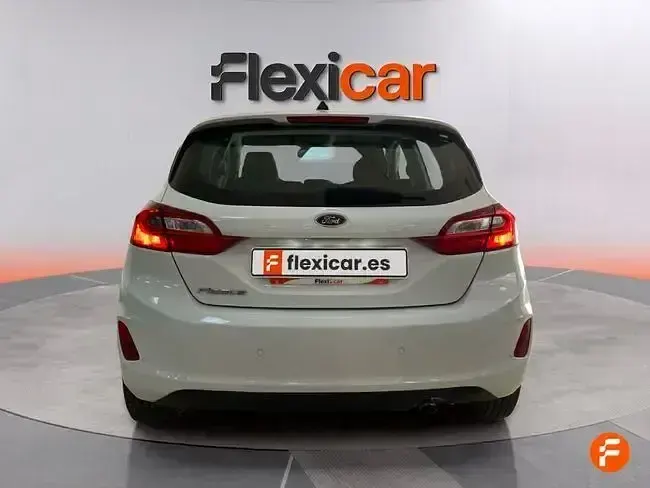 Usado Ford Fiesta Active 85 CV (62 kW) 2018 Blanco Utilitario