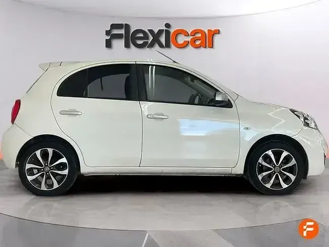 Używany Nissan Micra Tekna 80 KM (58 kW) 2015 Biały Sedan/Limuzyna