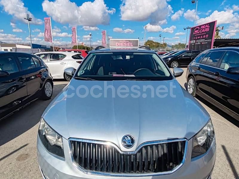 Gris / plata Usado 2015 Skoda Octavia Style Berlina | 11.000 € (Un poco caro) - Imagen 1/4
