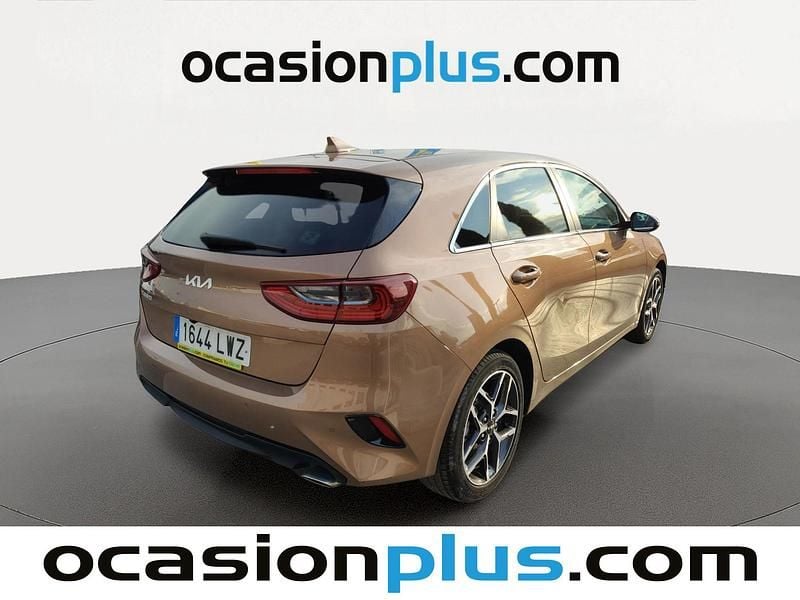 Usado Kia Ceed 101 CV (74 kW) 2022 Marrón Utilitario