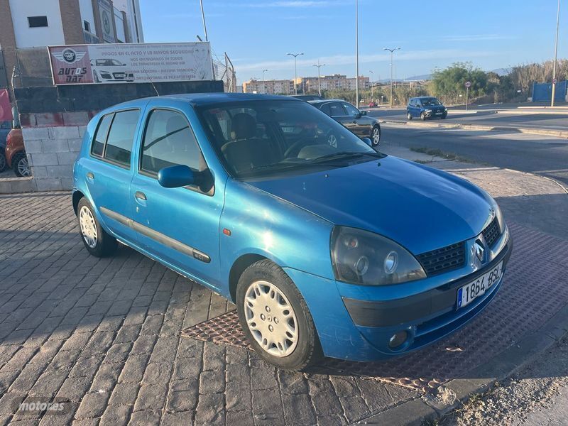 Azul Usado 2003 Renault Clio II Berlina | 1650 € (Caro) - Imagen 1/4