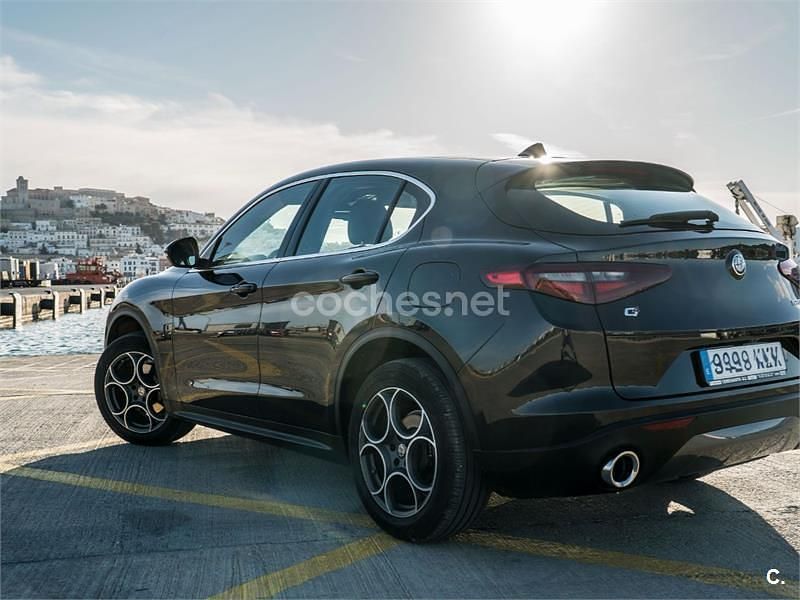 Usado Alfa Romeo Stelvio Super 210 CV (154 kW) 2018 Negro SUV