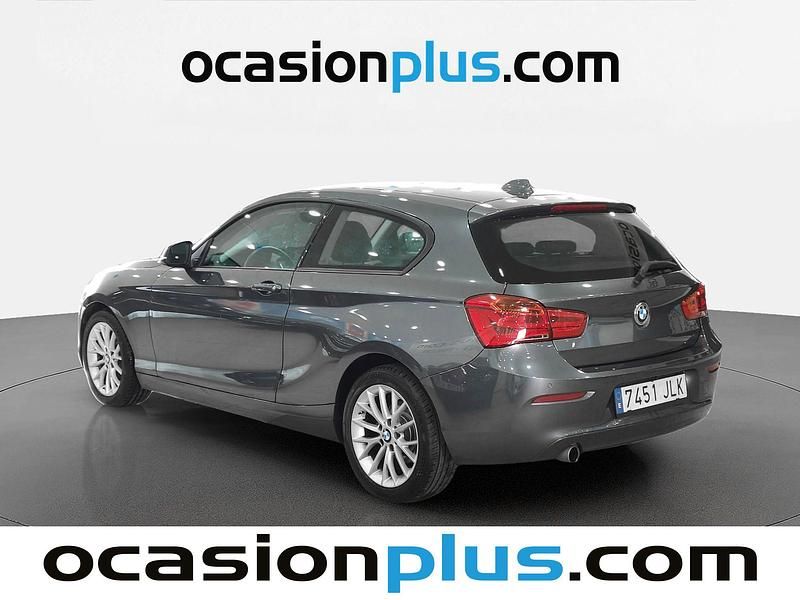 Usado BMW 116 116 CV (85 kW) 2016 Gris Utilitario