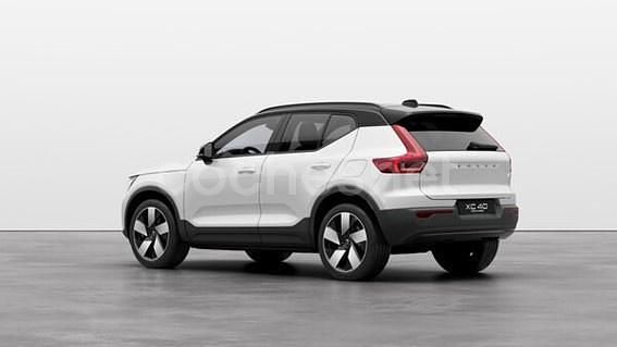 Usado Volvo XC40 Plus 185 kW (252 CV) 2023 Blanco SUV