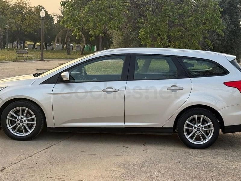 Używany Ford Focus Titanium 125 KM (91 kW) 2018 Szary Kombi