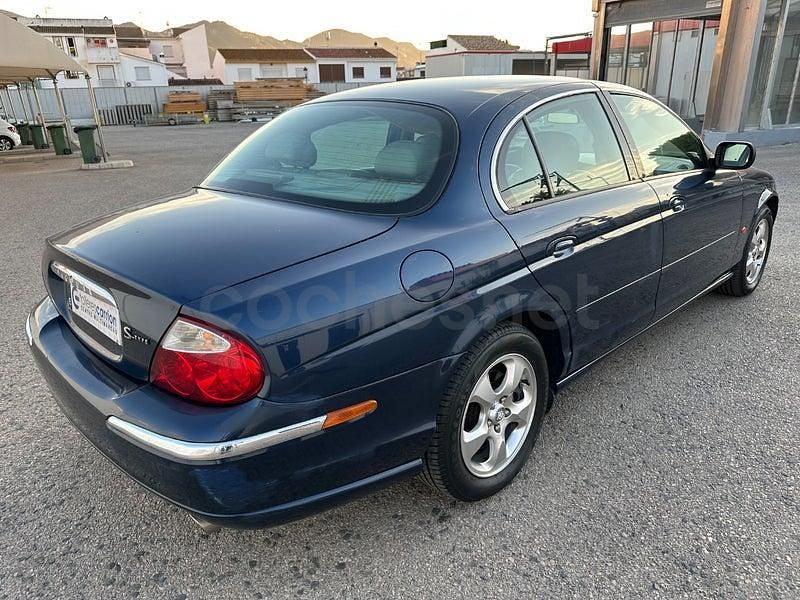 Usado Jaguar S-Type Executive 240 CV (176 kW) 1999 Azul Berlina