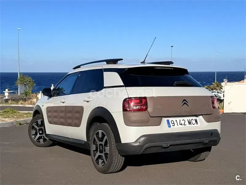 Usado Citroën C4 PureTech 82 CV (60 kW) 2016 Blanco Berlina