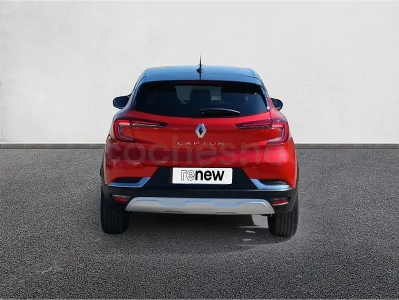 Usado Renault Captur 140 CV (102 kW) 2022 Rojo SUV