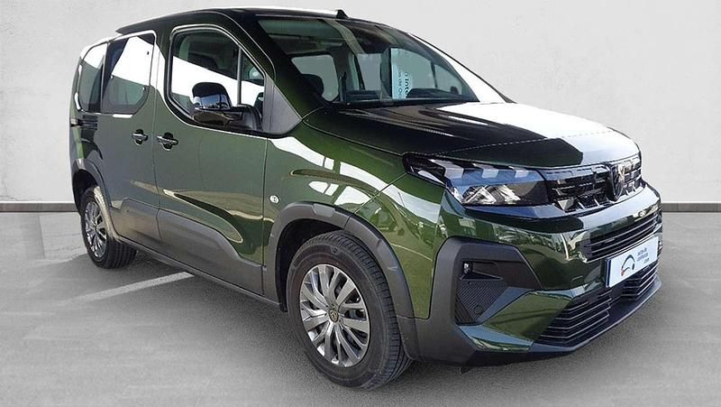 Usado Peugeot Rifter Allure 102 CV (75 kW) 2025 Monovolumen