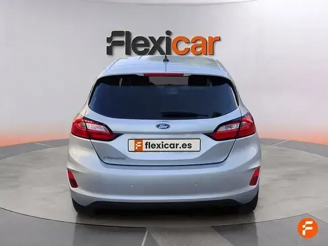 Usado Ford Fiesta Trend 75 CV (55 kW) 2022 Gris Utilitario
