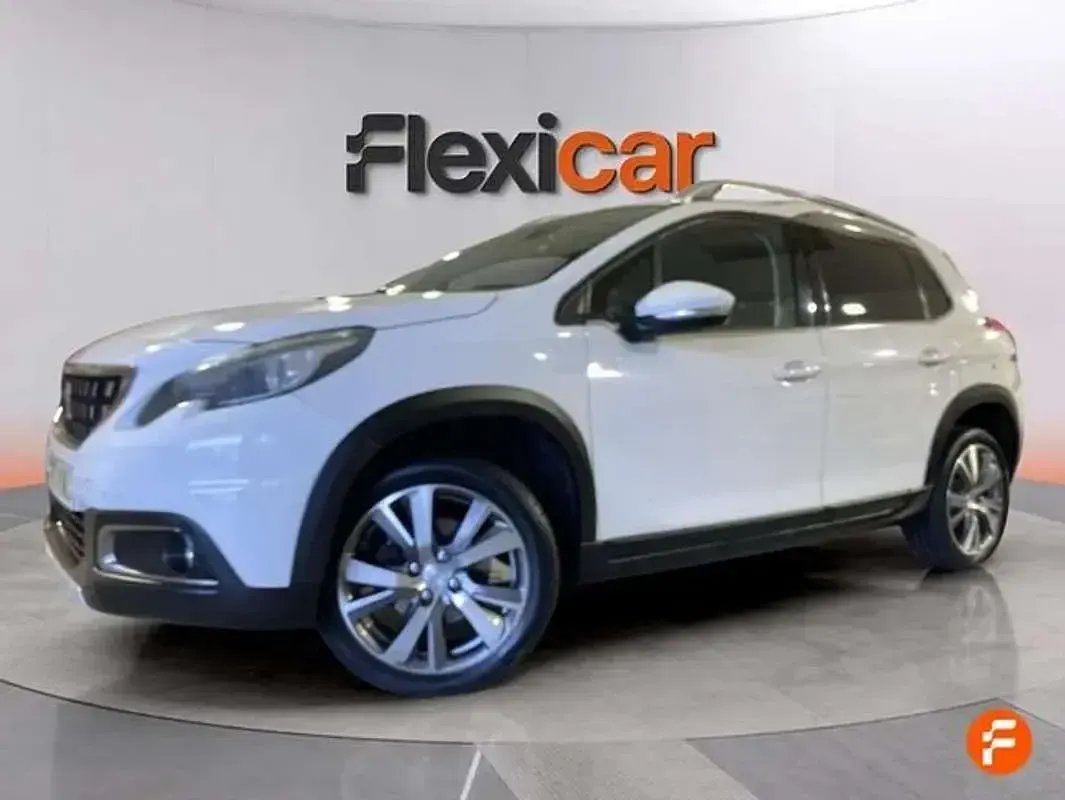 Usado Peugeot 2008 Allure 110 CV (80 kW) 2018 Blanco SUV