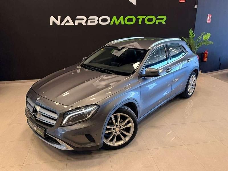 Begagnad Mercedes GLA200 Urban 136 HK (100 kW) 2016 Silver SUV