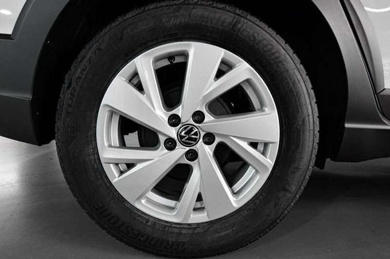 Usado VW Taigo 95 CV (69 kW) 2023 Plateado SUV