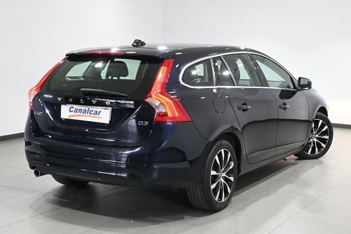 Usado Volvo V60 Momentum 150 CV (110 kW) 2018 Azul Familiar