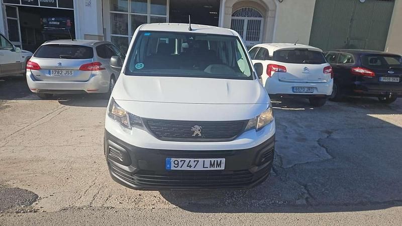 Usado Peugeot Rifter Active 102 CV (75 kW) 2021 Blanco Monovolumen