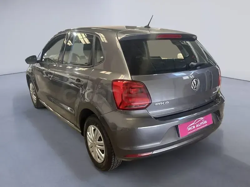 Usado VW Polo Edition 75 CV (55 kW) 2017 Gris / plata Berlina