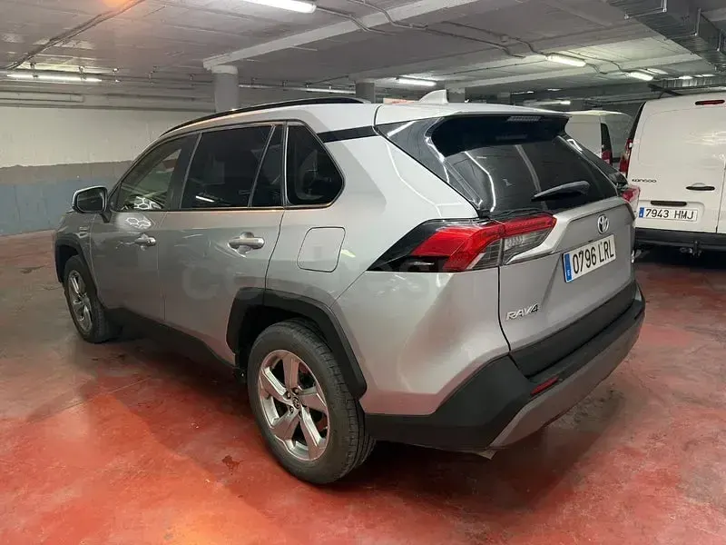 Käytetty Toyota RAV4 Hybrid Business Edition 222 HP (163 kW) 2021 Harmaa Katumaasturi