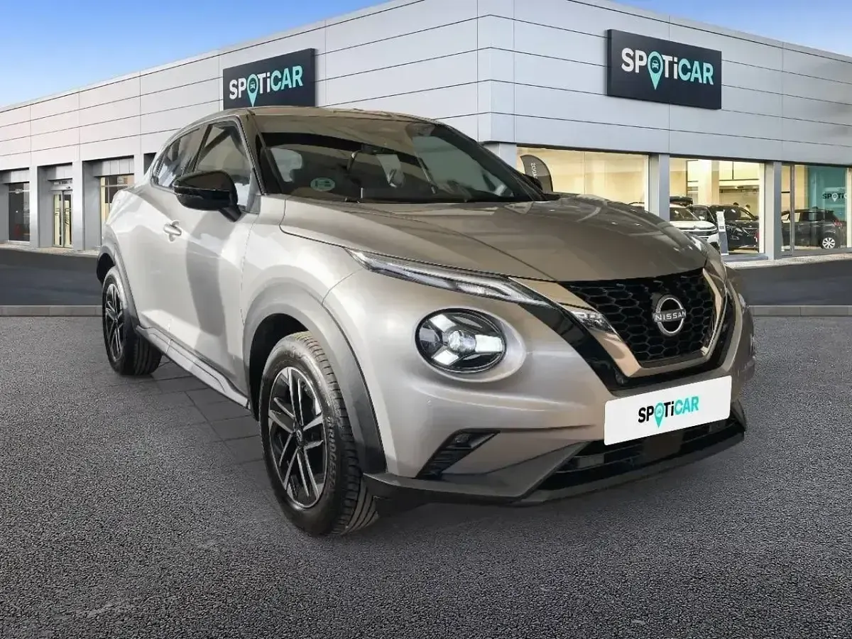 Usado Nissan Juke N-Connecta 114 HP (83 kW) 2025 Cinzento SUV