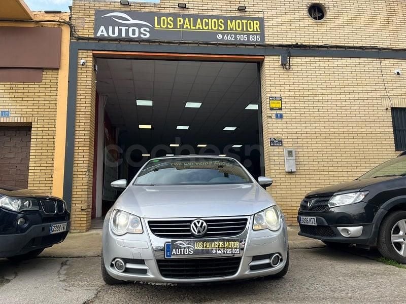 Usado VW Eos 140 CV (102 kW) 2010 Gris / plata Descapotable