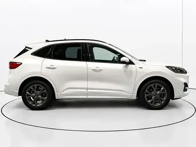 Usado Ford Kuga ST-Line 150 CV (110 kW) 2022 Blanco SUV