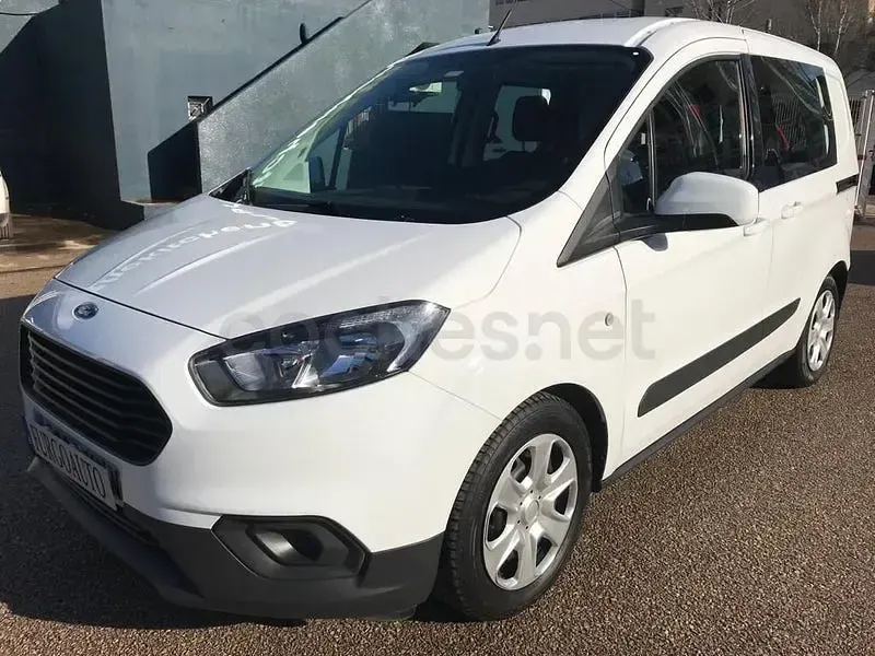Usado Ford Tourneo Courier Trend 100 CV (73 kW) 2019 Blanco Monovolumen
