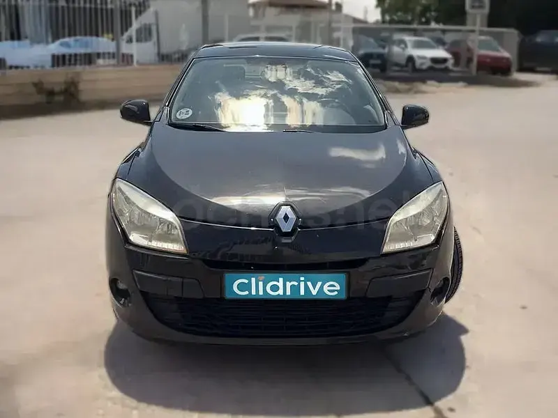 Usado Renault Mégane Dynamique 110 CV (80 kW) 2010 Negro Berlina
