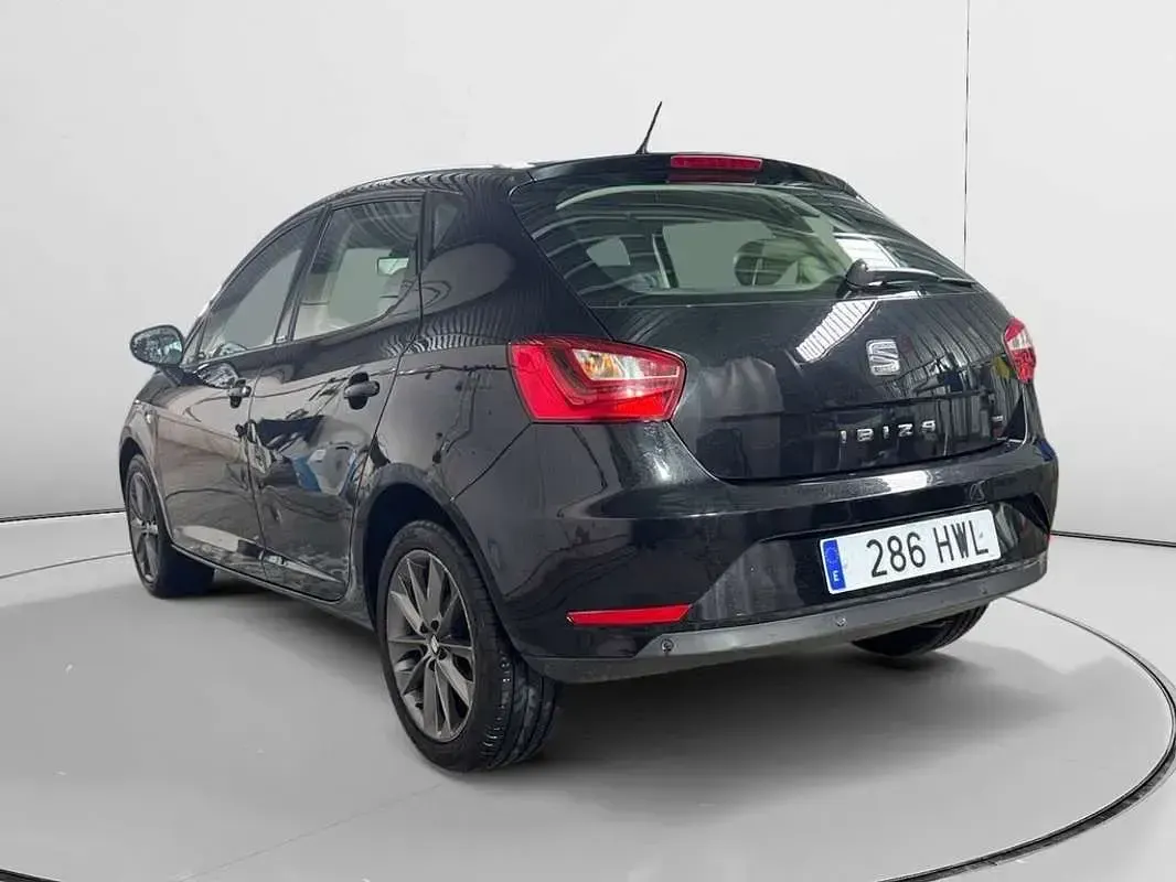Usado Seat Ibiza Style 90 CV (66 kW) 2014 Negro Utilitario