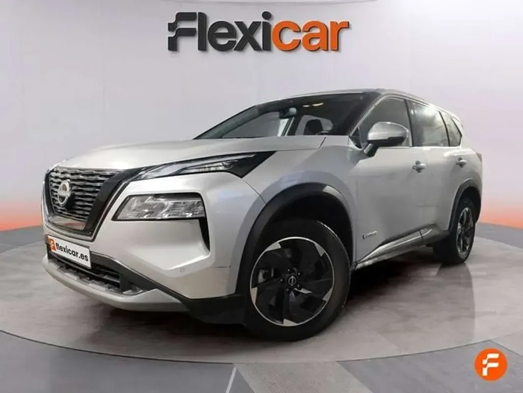 Käytetty Nissan X-Trail N-Connecta 213 HP (156 kW) 2025 Harmaa Katumaasturi