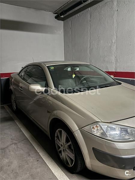 Usado Renault Mégane Cabriolet Dynamique 120 CV (88 kW) 2005 Beige Descapotable