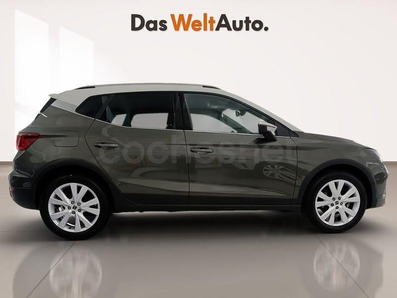 Usado Seat Arona Xperience 115 CV (84 kW) 2025 Gris / plata SUV