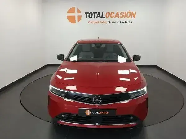 Usado Opel Astra Elegance 130 CV (95 kW) 2023 Rojo Berlina