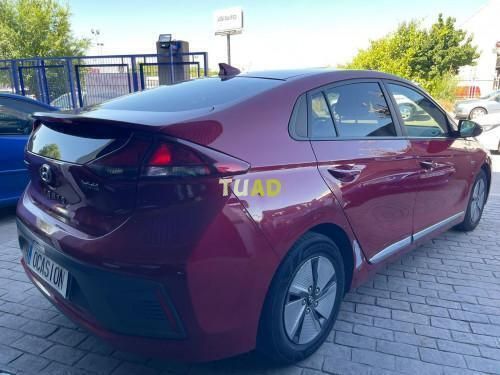 Usado Hyundai Ioniq 141 CV (103 kW) 2021 Rojo Utilitario
