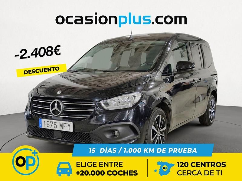 Usado Mercedes A180 116 CV (85 kW) 2023 Negro Monovolumen