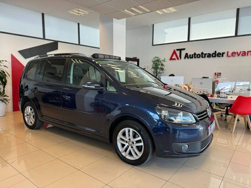 Usado VW Touran Advance 105 CV (77 kW) 2014 Azul Monovolumen