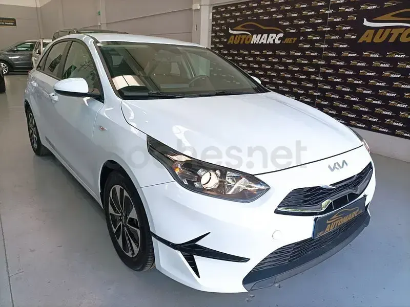 Usado Kia Ceed 100 CV (73 kW) 2025 Blanco Utilitario