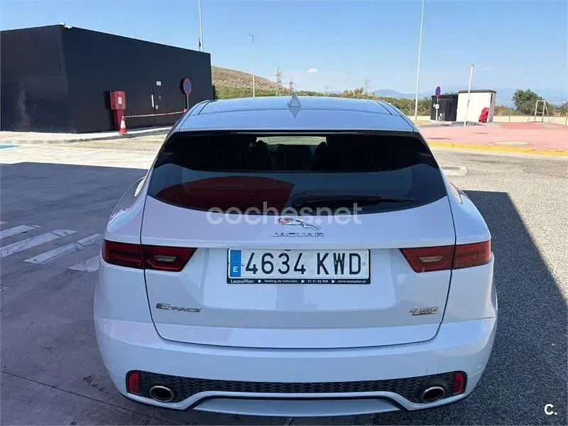 Usado Jaguar E-Pace R-Dynamic 150 CV (110 kW) 2019 Blanco SUV