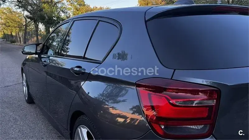 Usado BMW 118 Comfort Edition 136 CV (100 kW) 2014 Gris / plata Utilitario