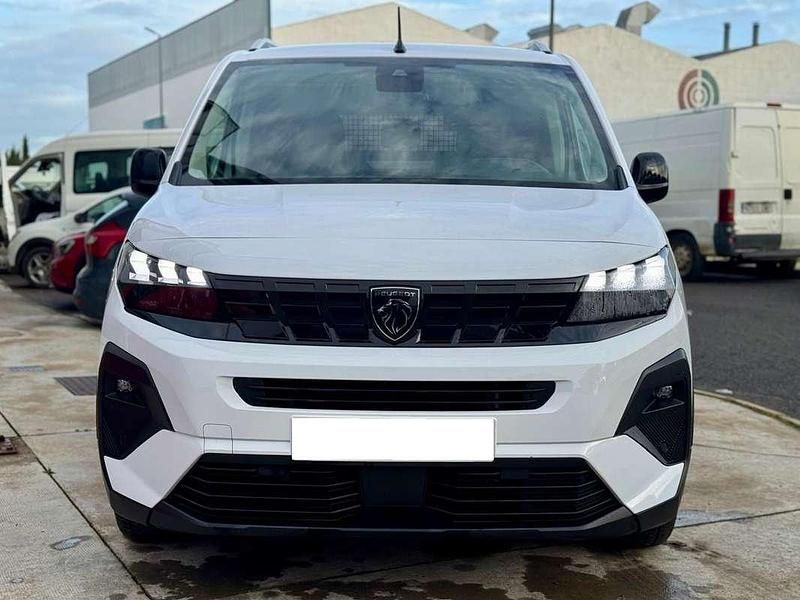 Usado Peugeot Rifter Allure 102 CV (75 kW) 2024 Blanco Monovolumen