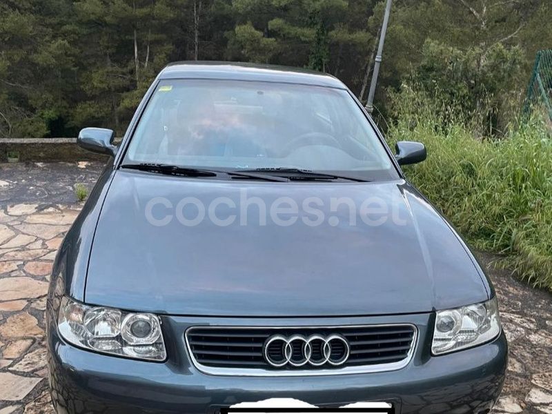 Gris / plata Usado 2002 Audi A3 Ambition Berlina | 4500 € (Precio justo) - Imagen 1/4
