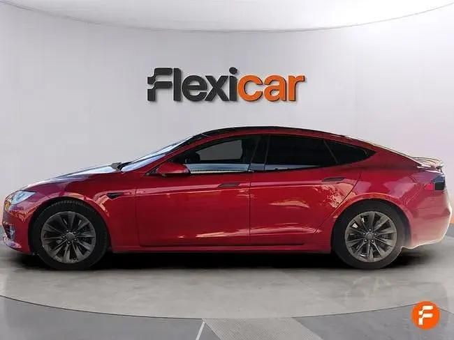 Käytetty Tesla Model S 386 kW (525 HP) 2018 Punainen Viistoperä