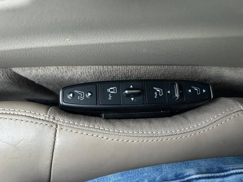 Usado Mercedes E350 Elegance 265 CV (194 kW) 2011 Azul