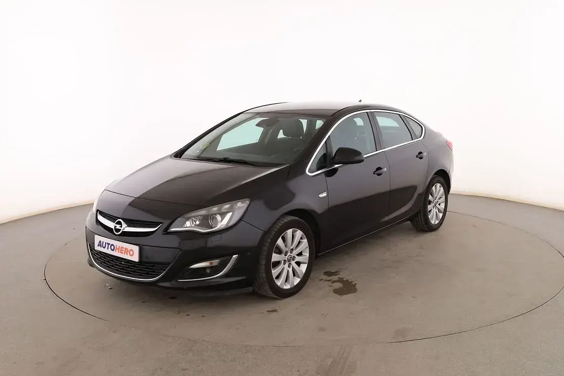 Usado Opel Astra Innovation 130 CV (95 kW) 2014 Berlina