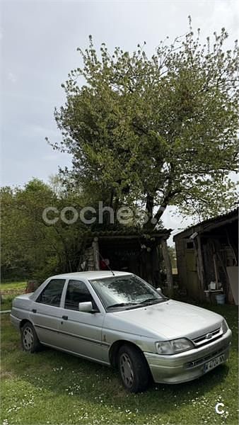 Usado Ford Orion Ghia 89 CV (65 kW) 1989 Gris / plata Berlina