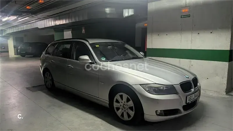 Usado BMW 318 143 CV (105 kW) 2012 Gris / plata Familiar