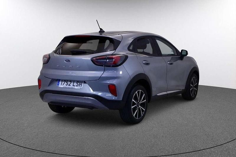 Usado Ford Puma Titanium 120 CV (88 kW) 2021 Plateado SUV